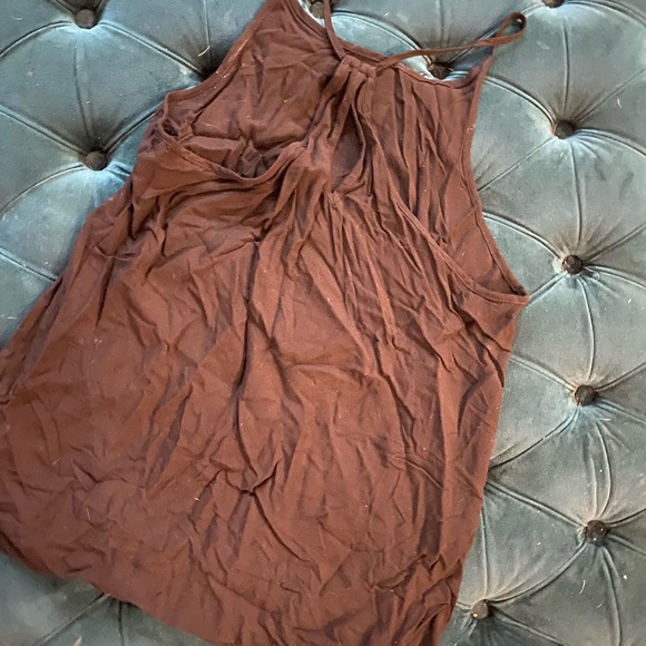 Black halter tank top with keyhole and back - Picture 2 of 4